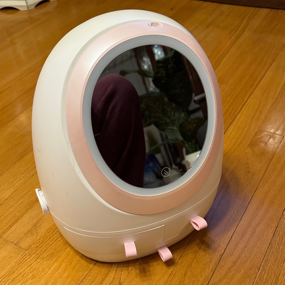 Oval Lighted Vanity Mirror Organizer in White & Soft Pink - Picture 5 of 6